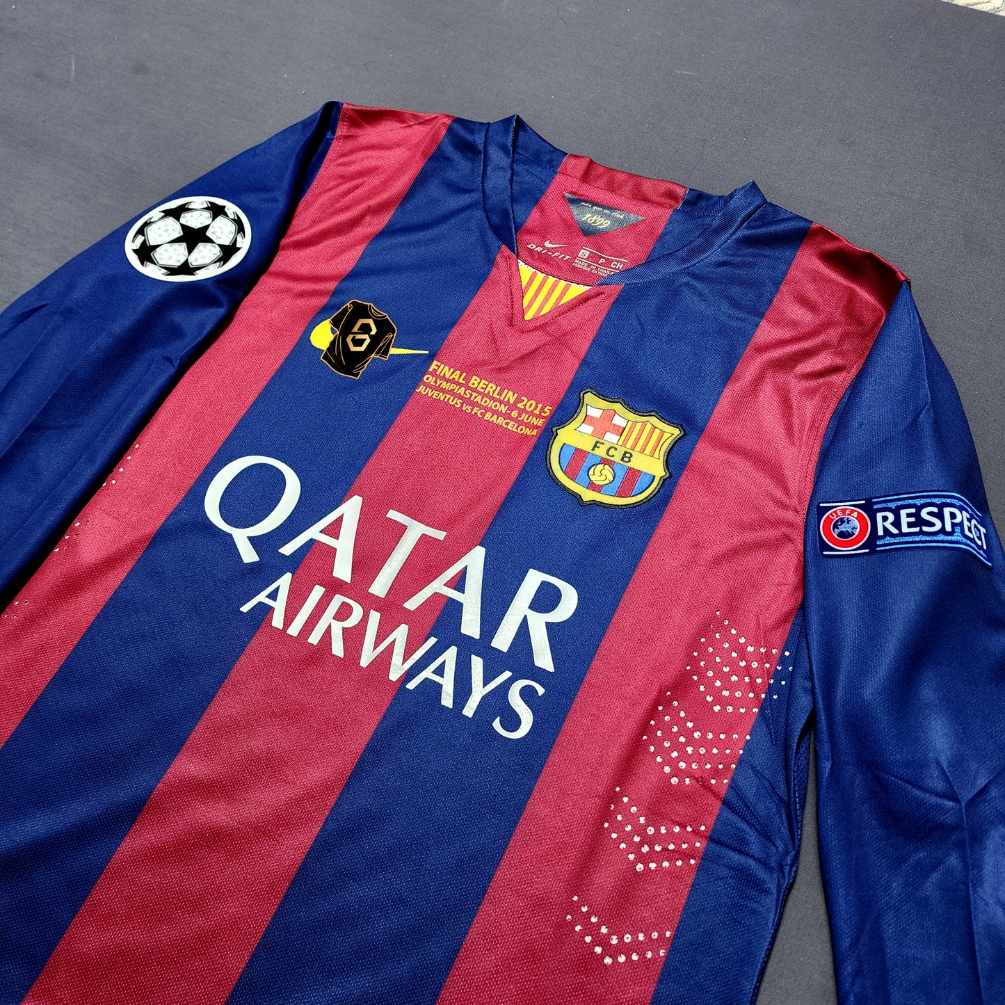 Messi 2015 Barcelona Home Long Sleeve Jersey ( Messi - Neymar - Iniesta )