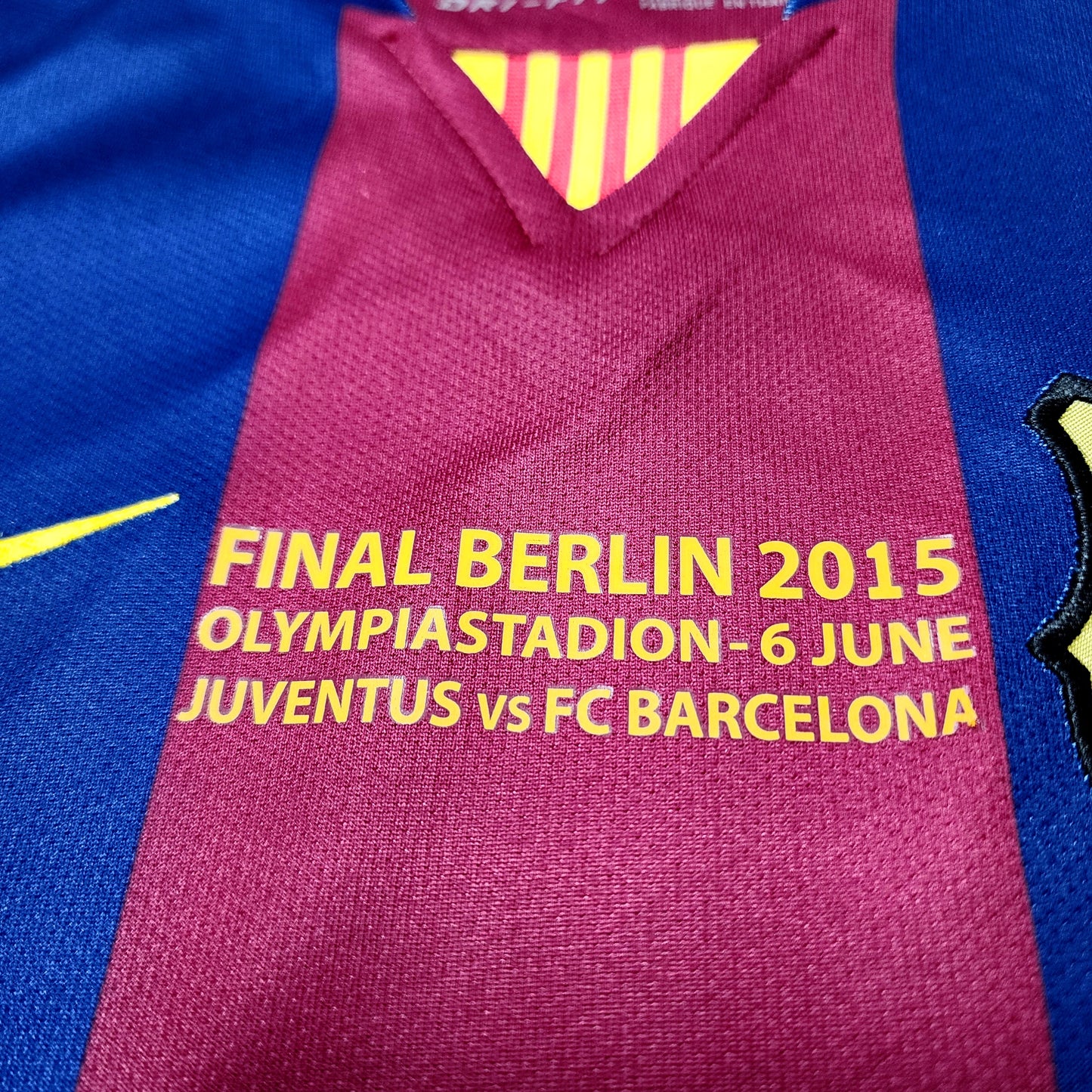 Messi 2015 Barcelona Home Long Sleeve Jersey ( Messi - Neymar - Iniesta )