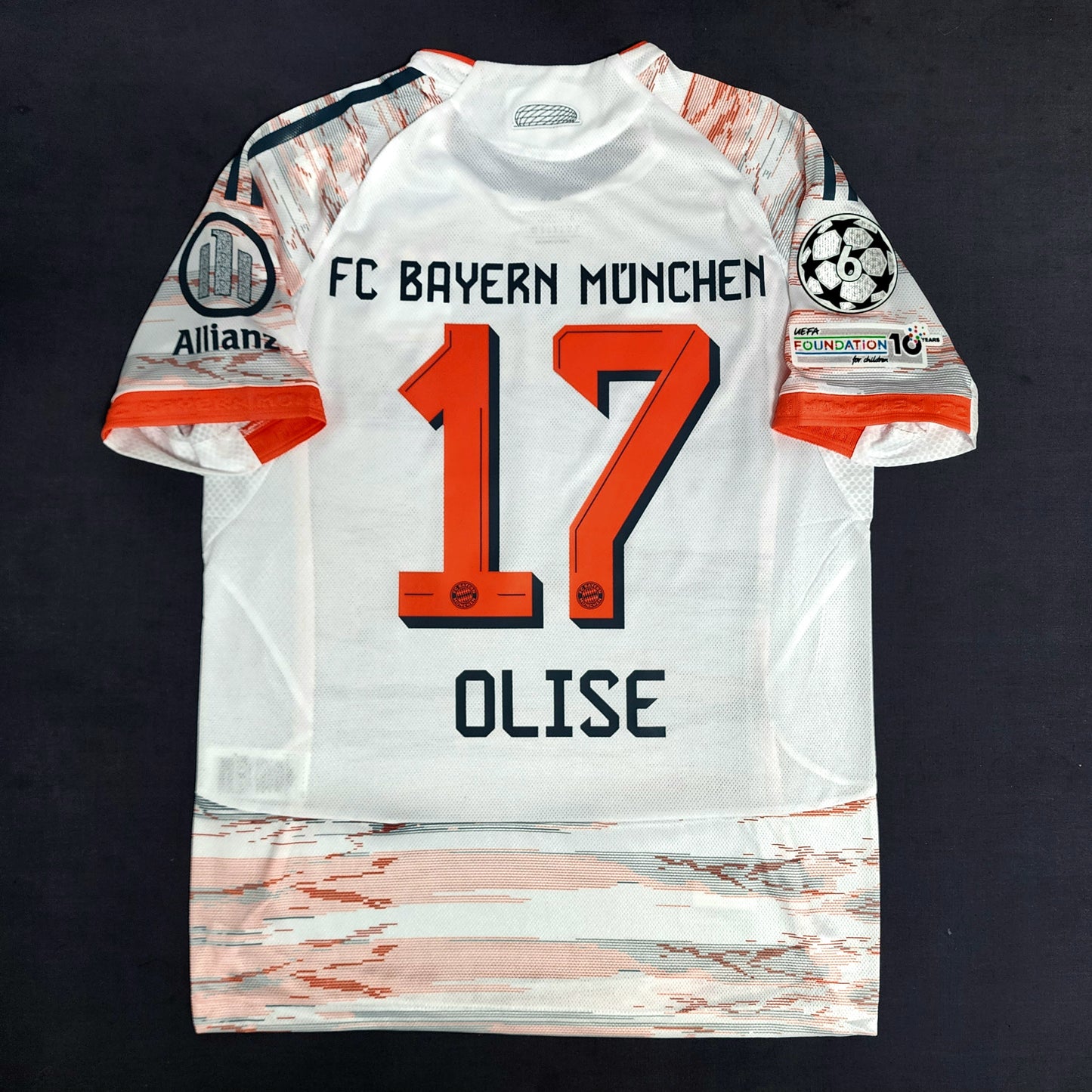 Olise 2025/26 Bayern Away Jersey