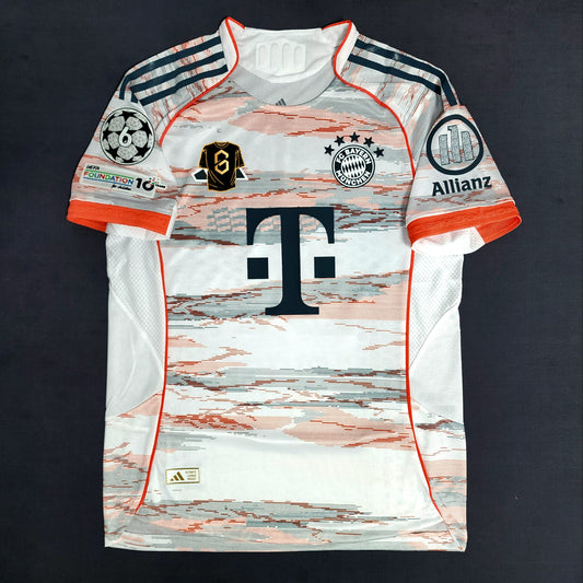 Olise 2025/26 Bayern Away Jersey