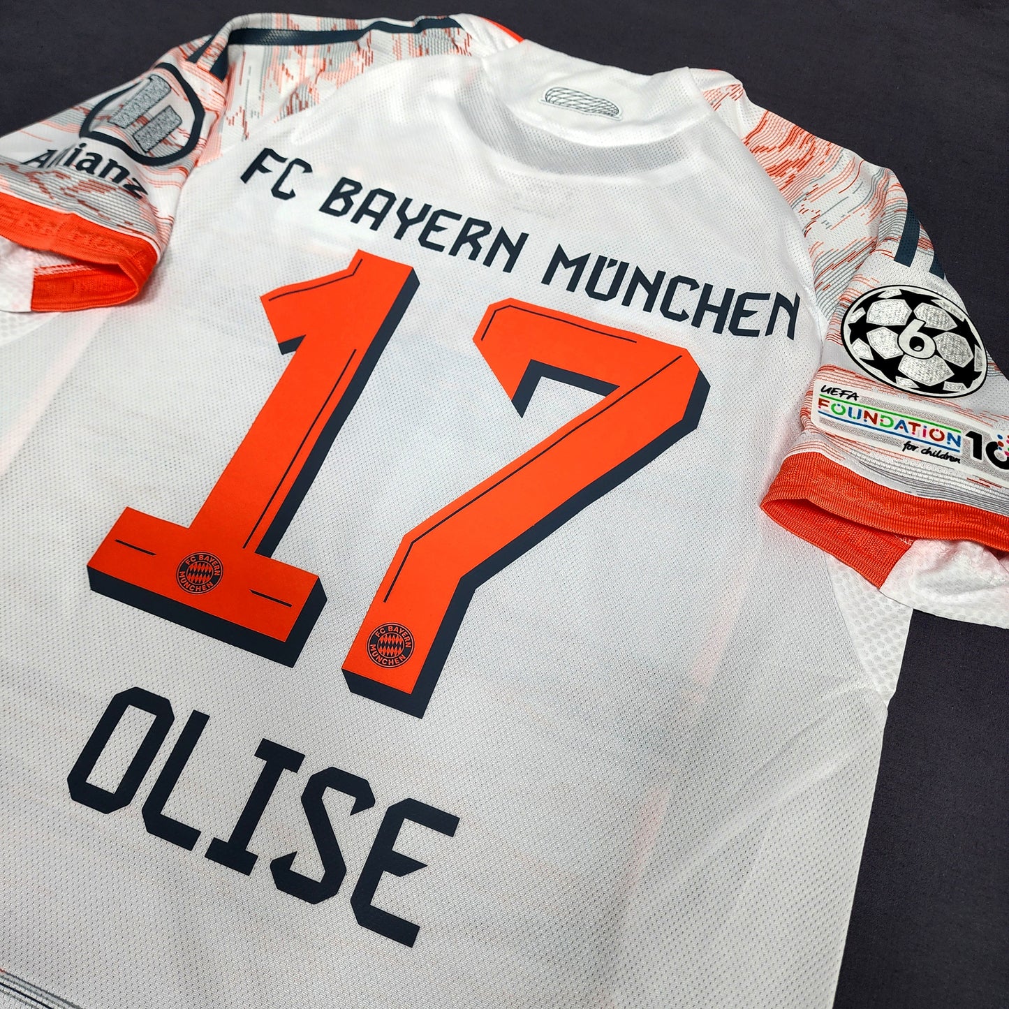 Olise 2025/26 Bayern Away Jersey